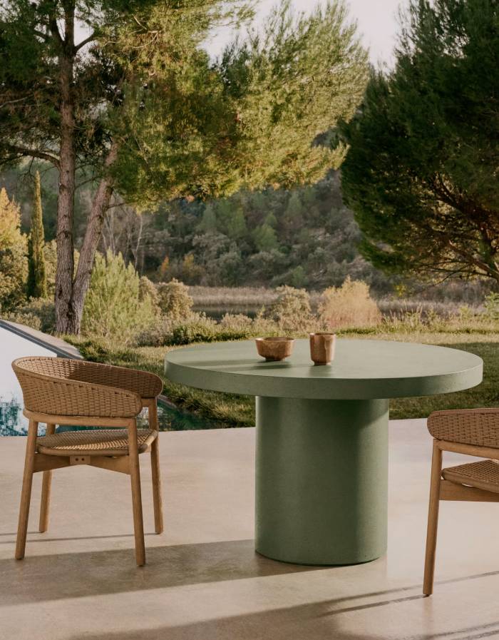 TABLE RONDE AIGUABLAVA EN CIMENT VERT Ø 120 CM